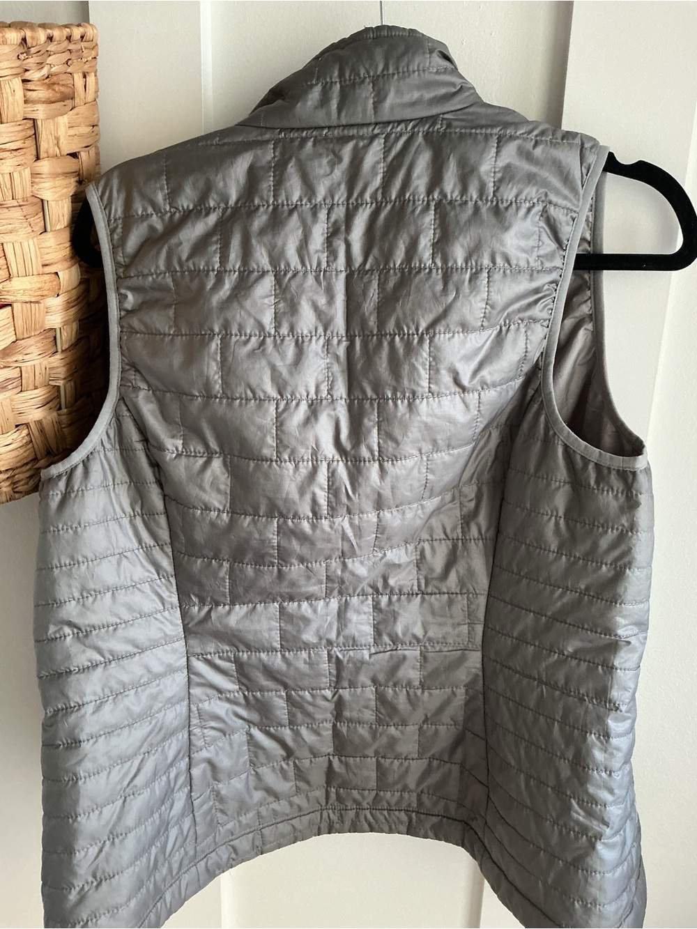Patagonia Women's Quilted Vest in Light Gray - Picture 4 of 4